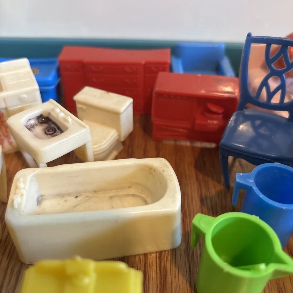 Vintage Lot Marx‎ 1950s Dollhouse Furniture Kitchen, Bath, Tv Most Are 1:24